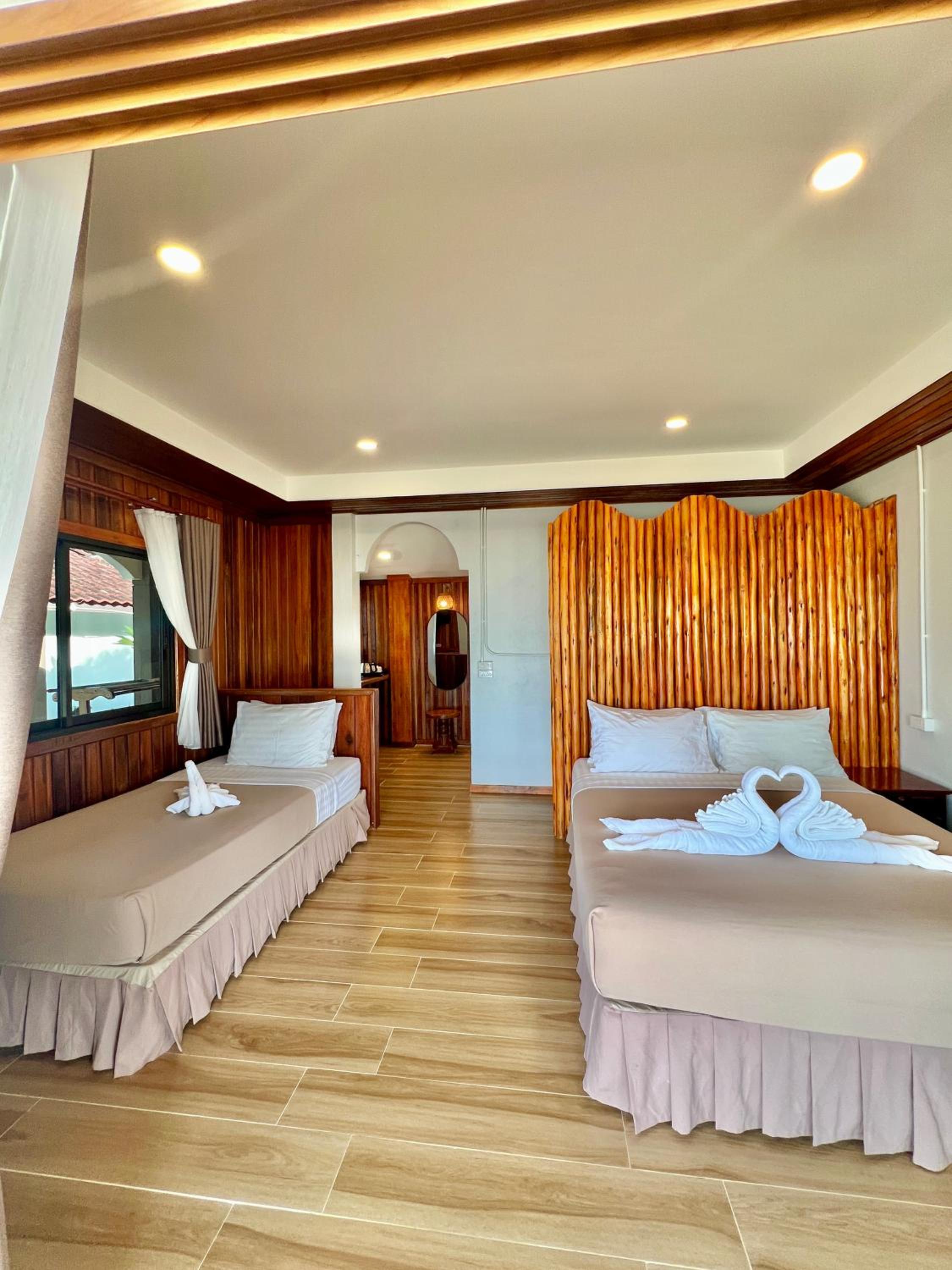 Bungalow, Double Bed, with Fan