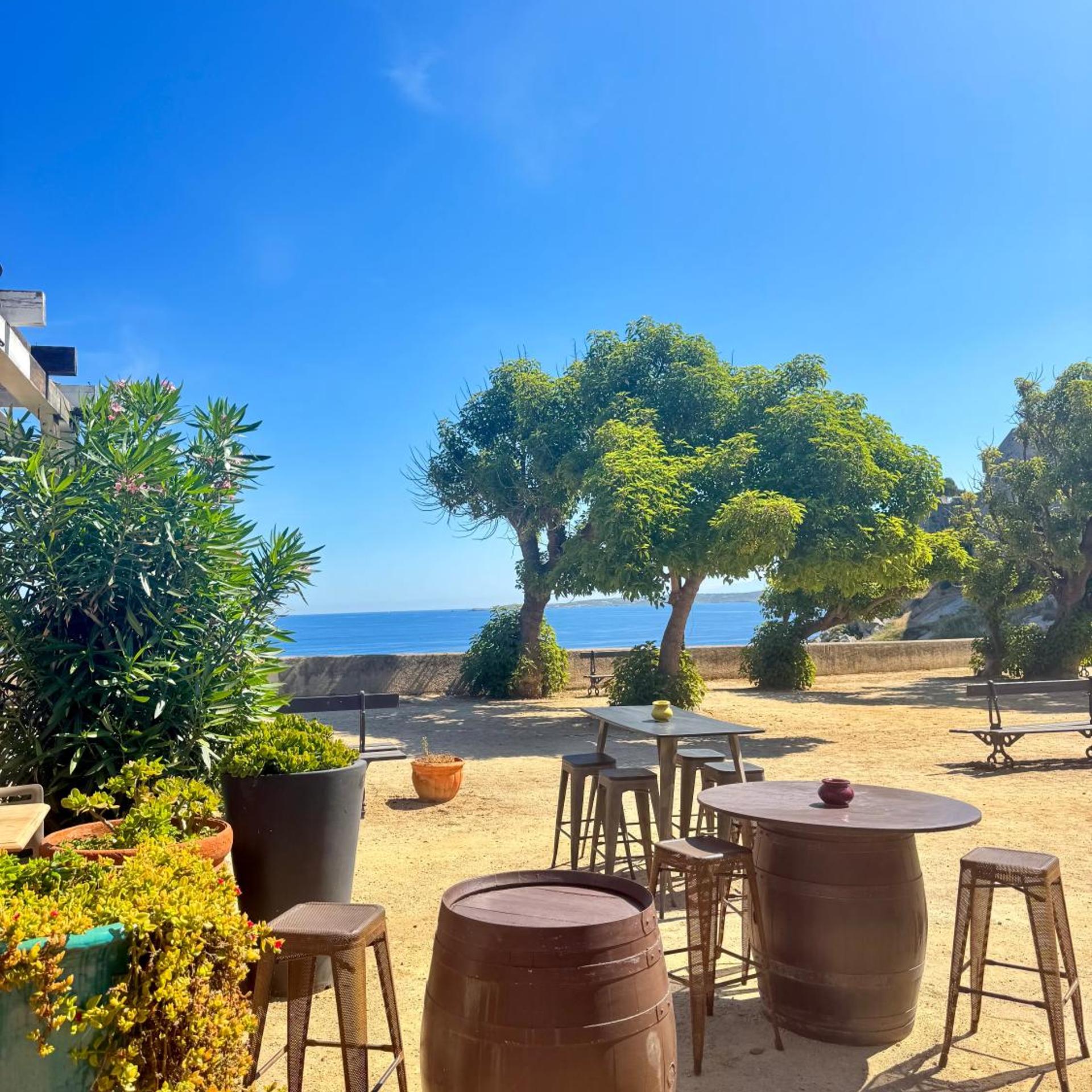 Hotel Restaurant Christophe Colomb 37/50
