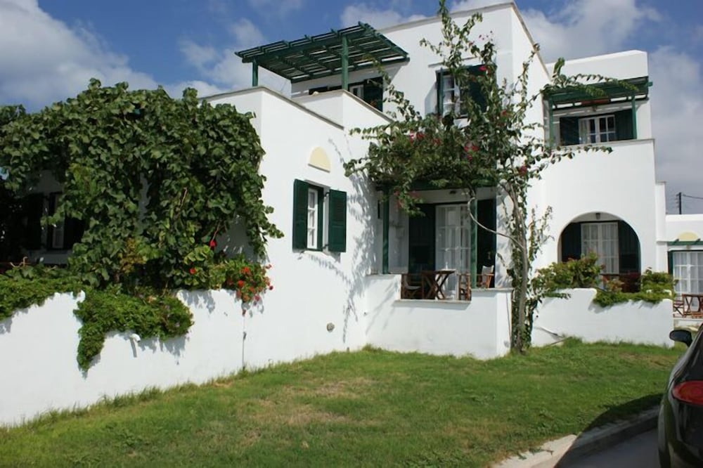 Plaka Hotel I 60/62