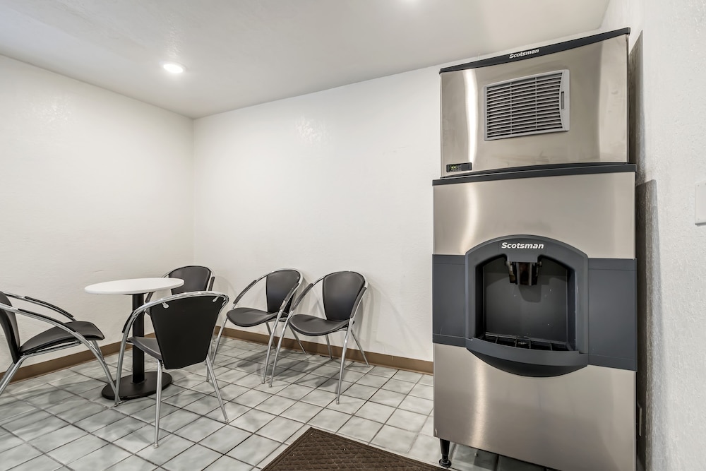 Motel6 Ogden, UT- Downtown 49/64