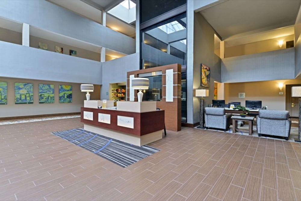 Quality Suites Nashville Airport 6/50