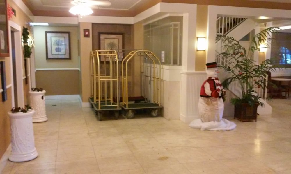 Imperial Swan Hotel Suites 24/38
