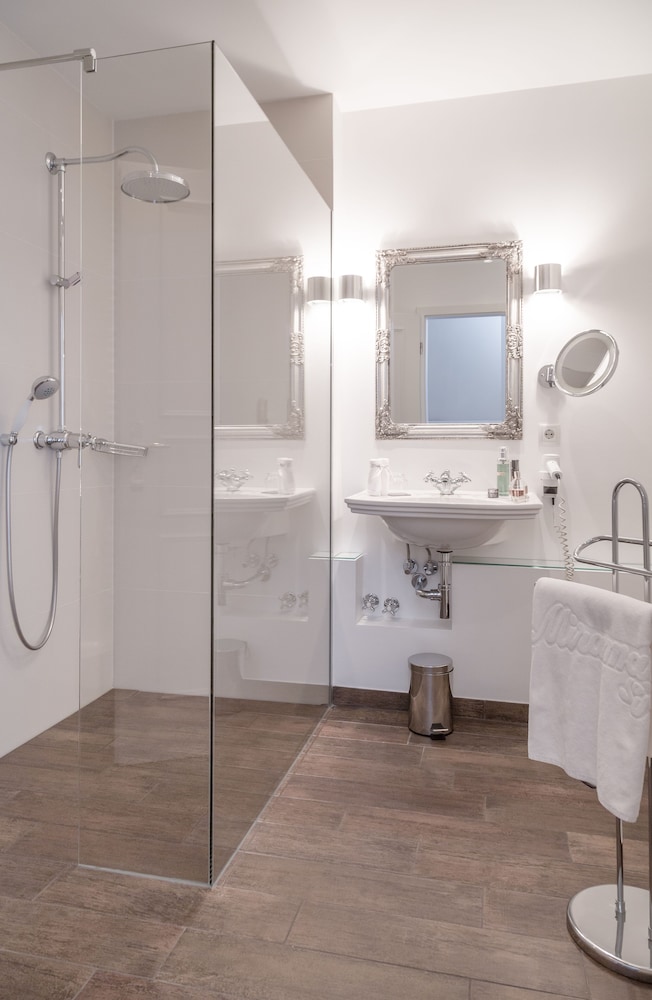 Miramar Hotel 42/42