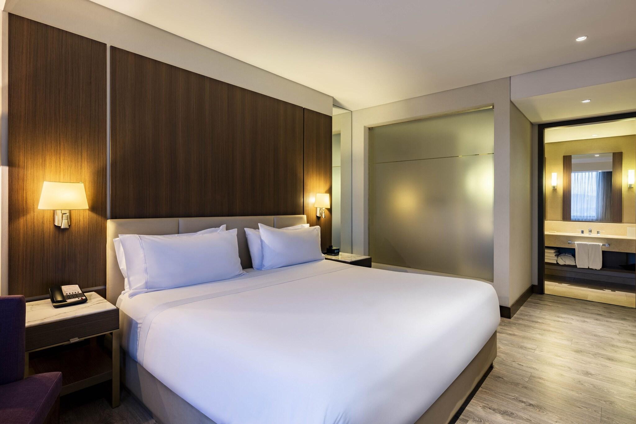 جناح تنفيذي بسرير كينج، Courtyard By Marriott Bogota Airport 3/4