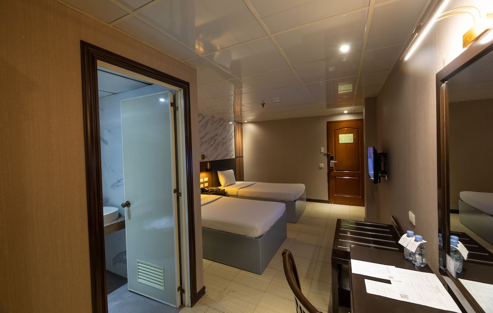 Star Plaza Hotel 53/54