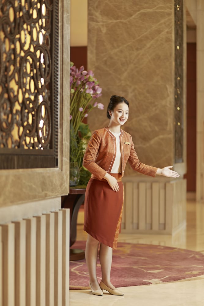 Pudong Shangri La 9/77
