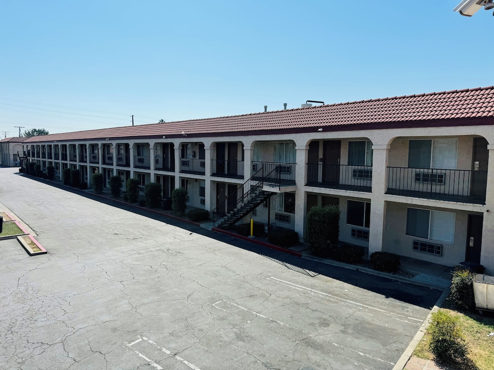 Casa Blanca Hotel & Suites Azusa 2/37