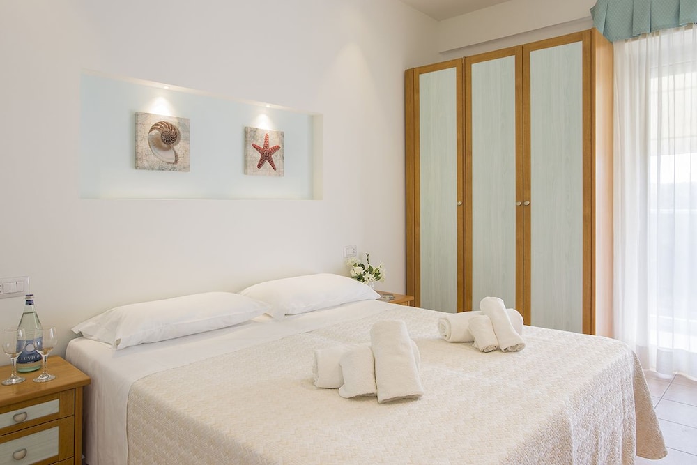 STANDARD, DOUBLE OR TWIN BED