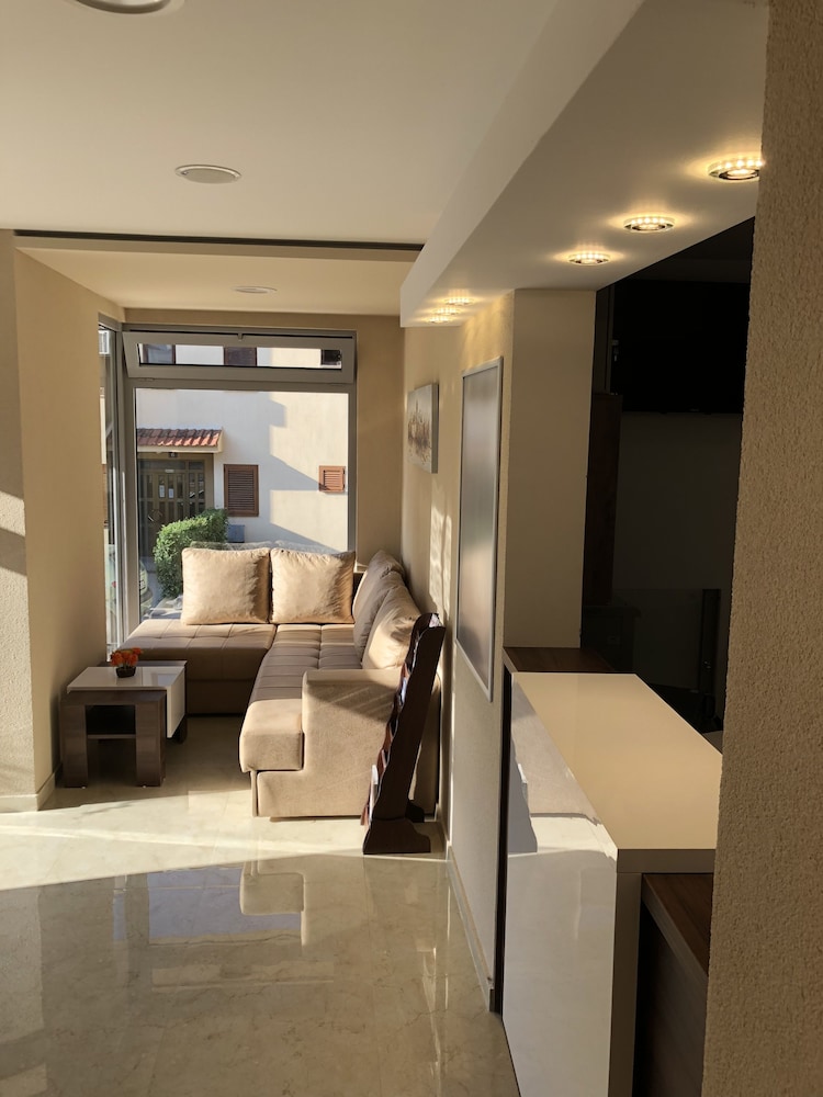 Almare Apartments Budva 48/50
