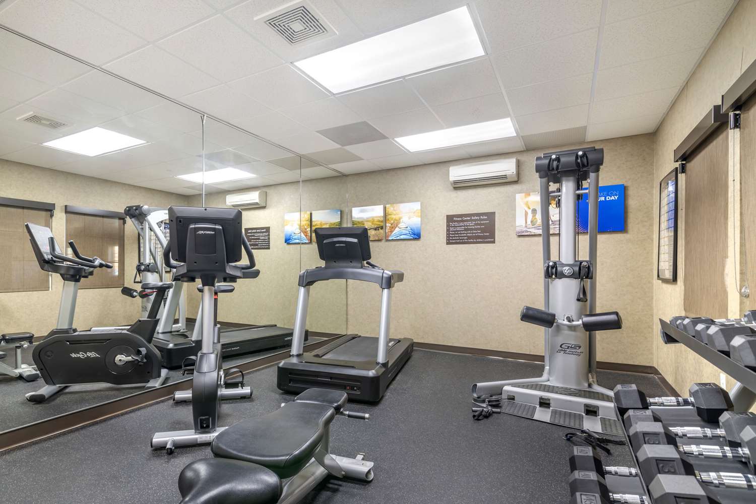 Comfort Inn and Suites Dover-Portsmouth 24/46