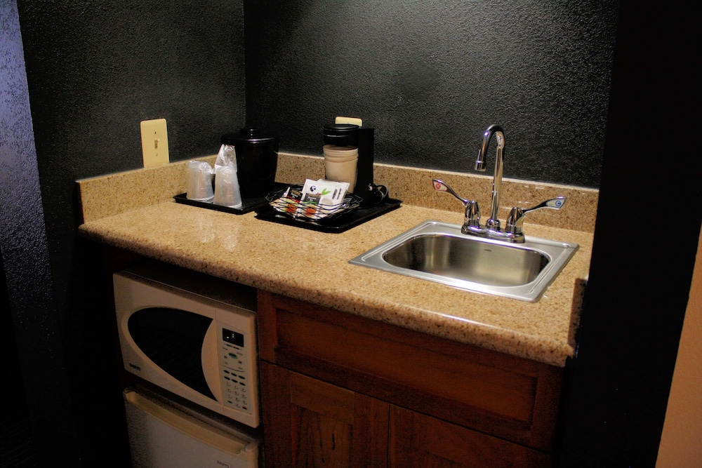 Country Inn & Suites by Radisson, Baltimore BWI Airport 39/40