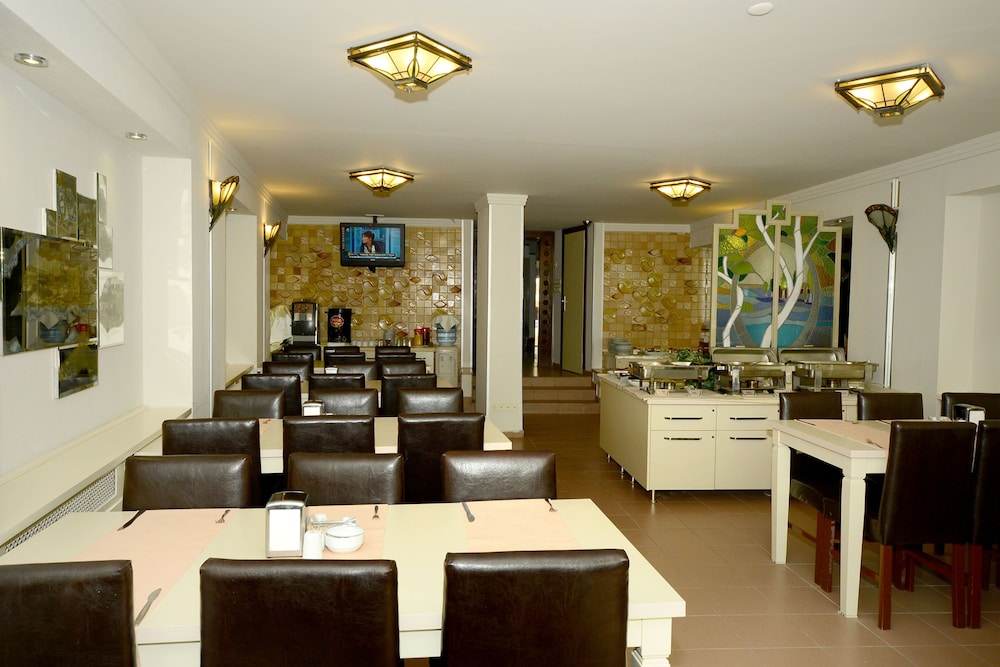 Anzac Hotel 27/39