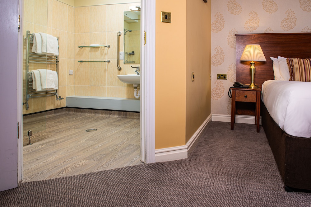 Standard, Double or Twin Bed, Accessible, Lady Anne Middletons Hotel 4/4