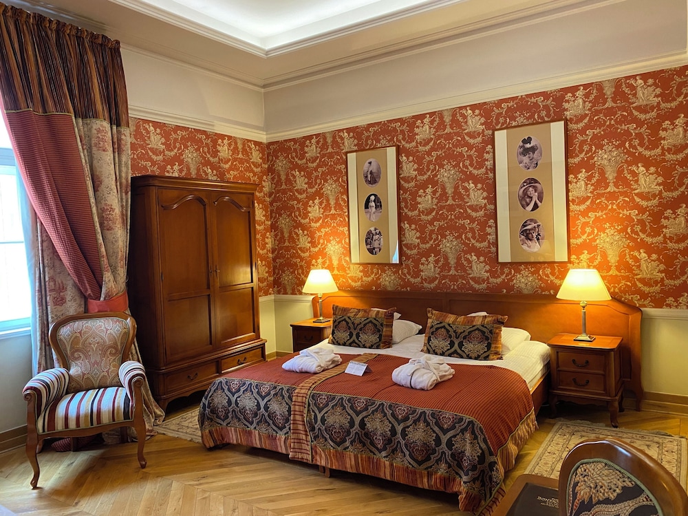 SUPERIOR, DOUBLE BED