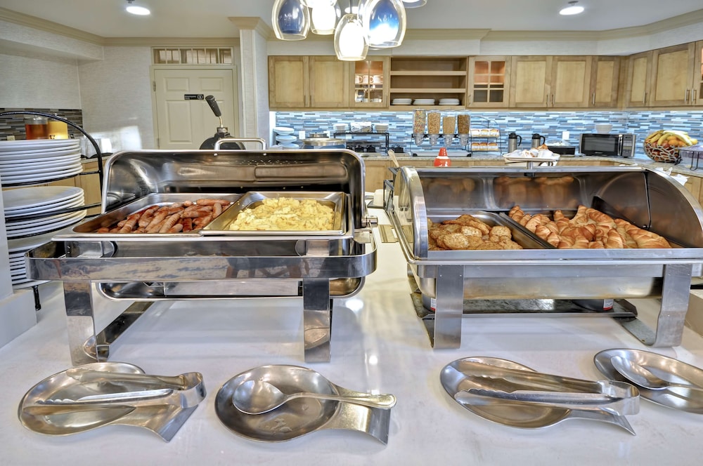 Homewood Suites by Hilton Boston-Peabody 48/55