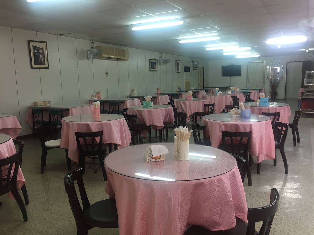 King Lo Tung Hotel 25/29