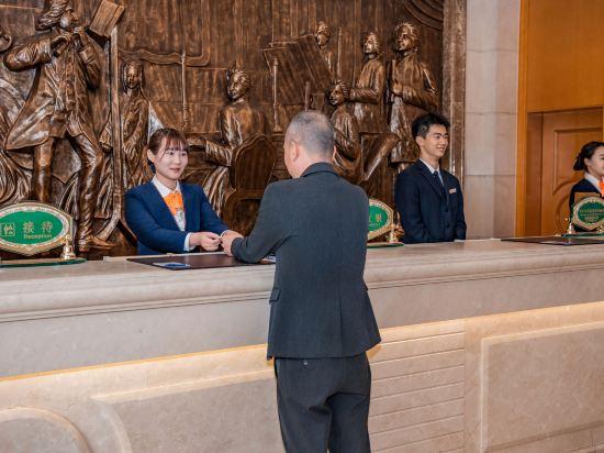 Vienna International Hotel (Xi'an North Railway Station) 8/20