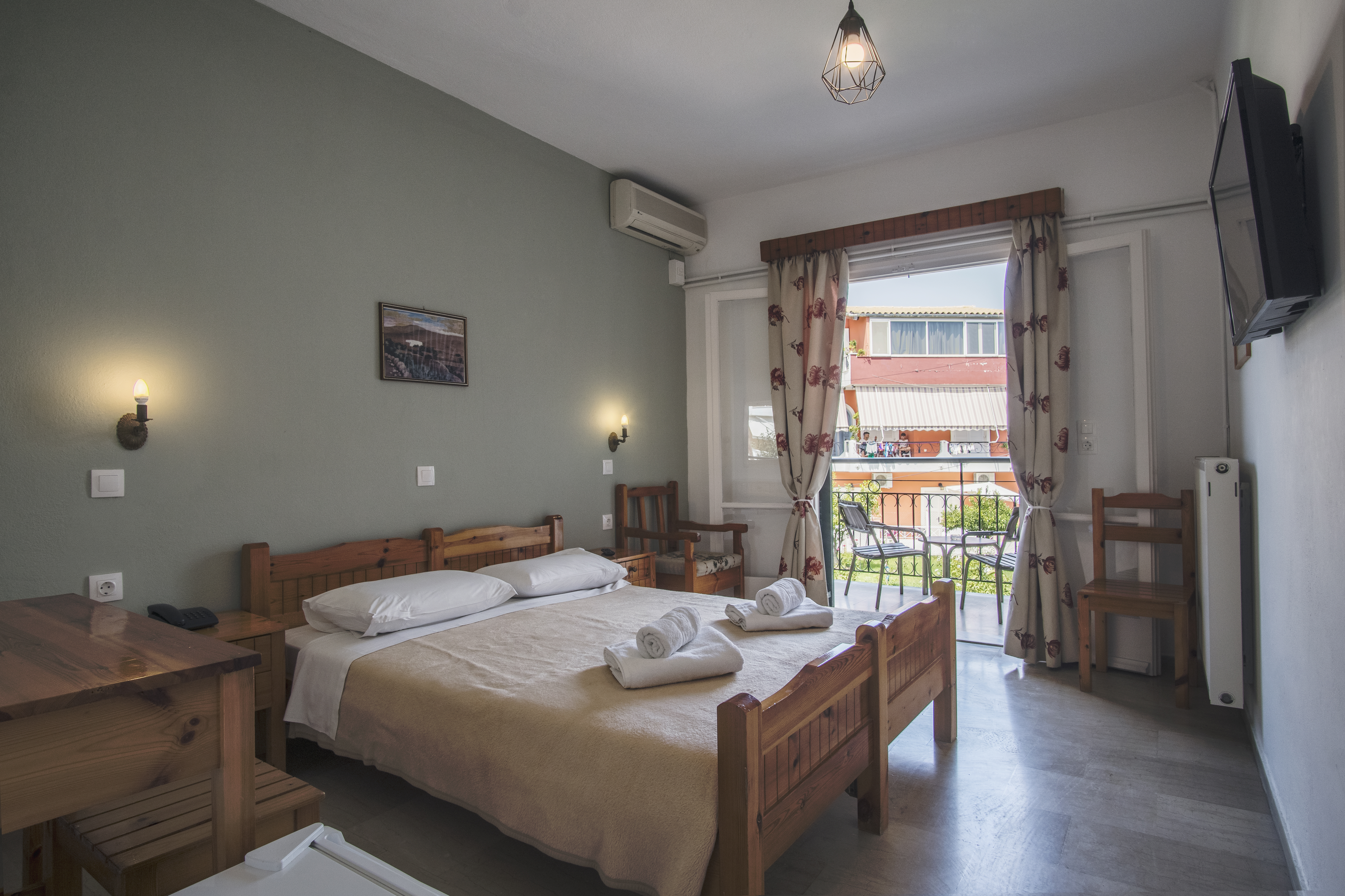 Double or Twin Bed