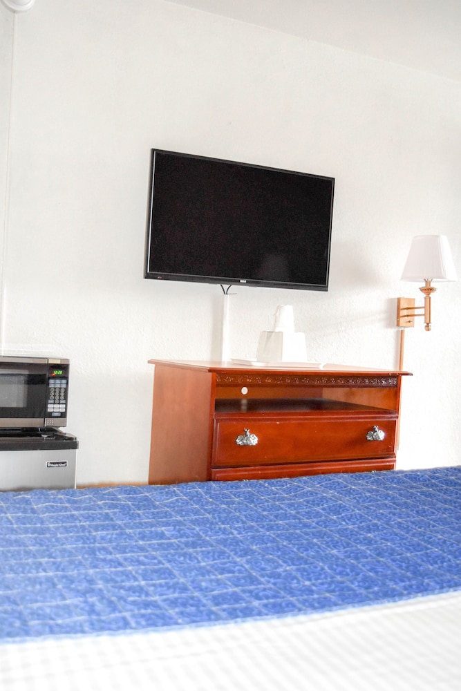 Days Inn Attleboro 8/29