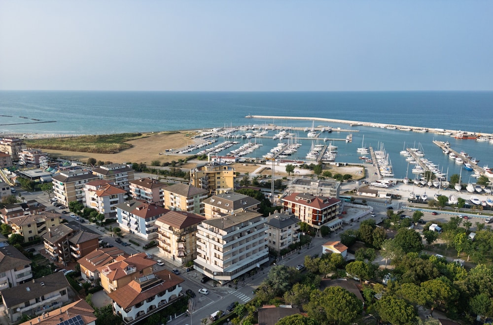 Hotel Riviera 43/46