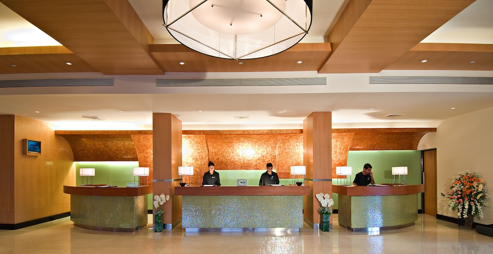 Lobby at Novotel Mumbai Juhu Beach, MUMBAI