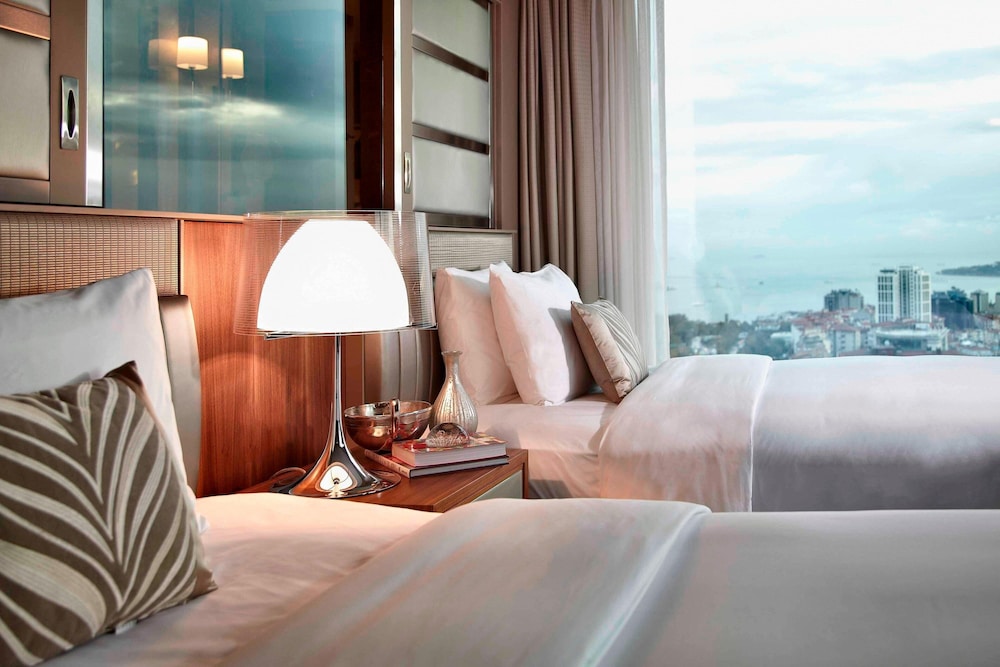 Renaissance Istanbul Polat Bosphorus Hotel 14/68