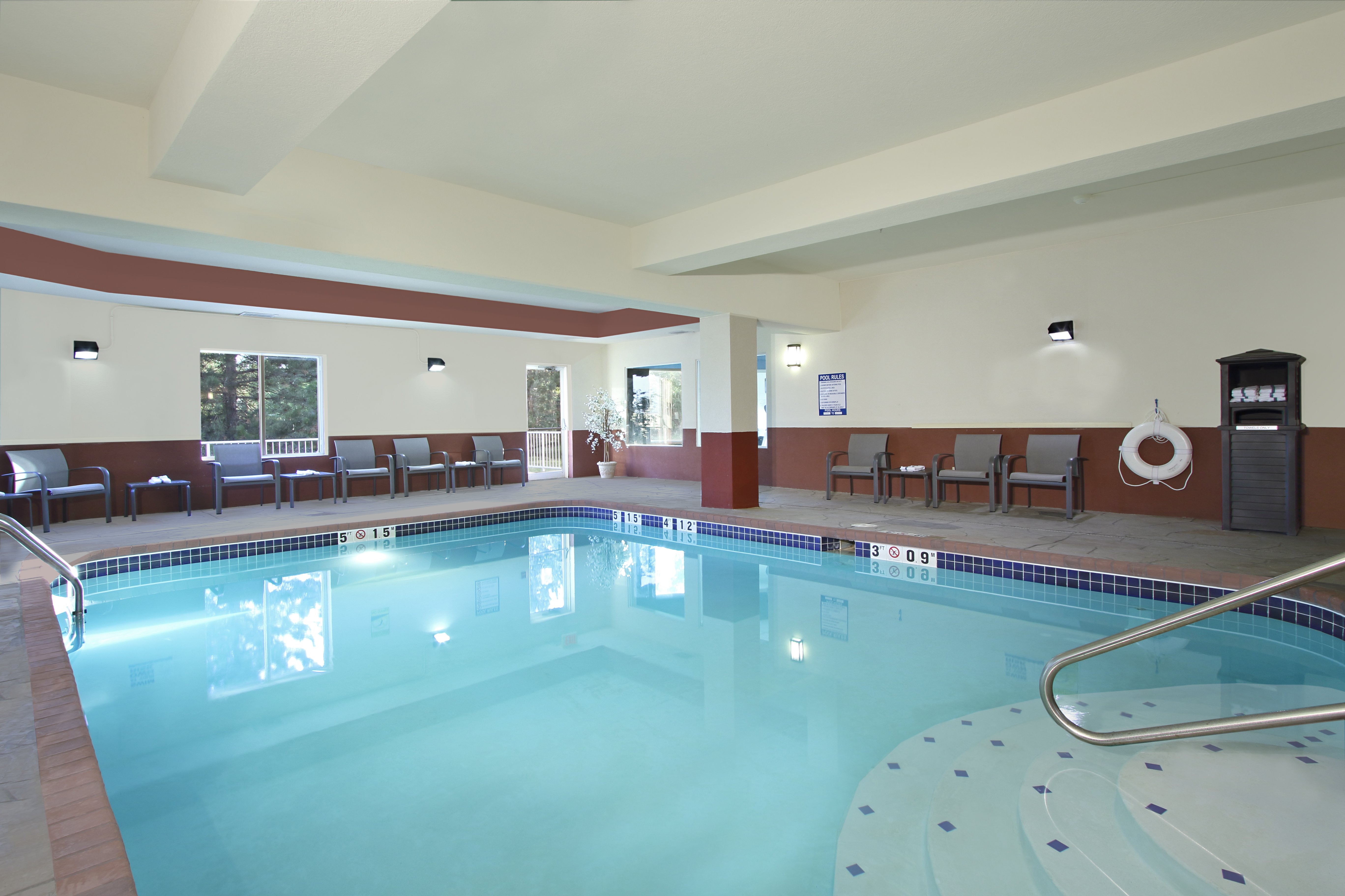 Holiday Inn Express Boonville 29/50