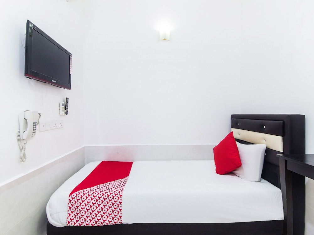 Super OYO 414 Adiff Palace Hotel 28/34