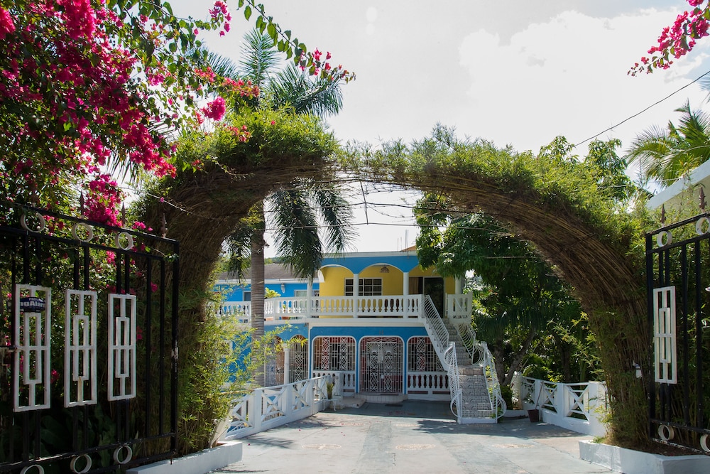 Chateau Margarite Villa 2/50