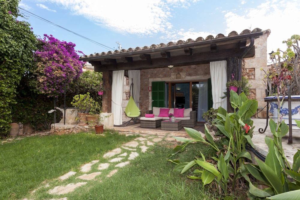 Es Revellar Art Resort - Adults Only 4/110