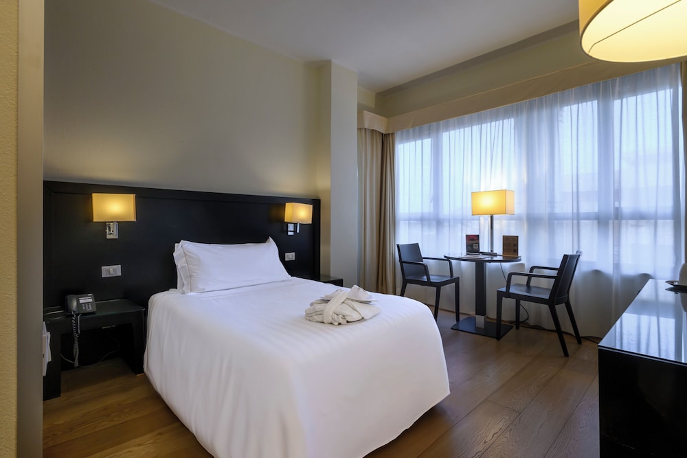 SUPERIOR, SINGLE, SINGLE BED