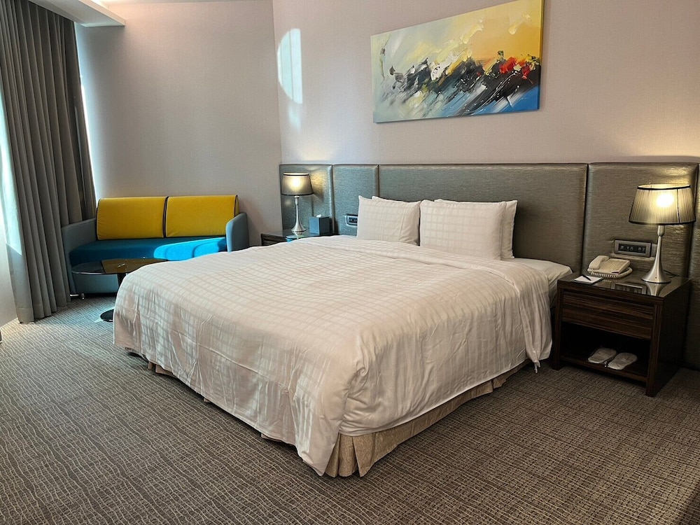 DELUXE, DOUBLE BED