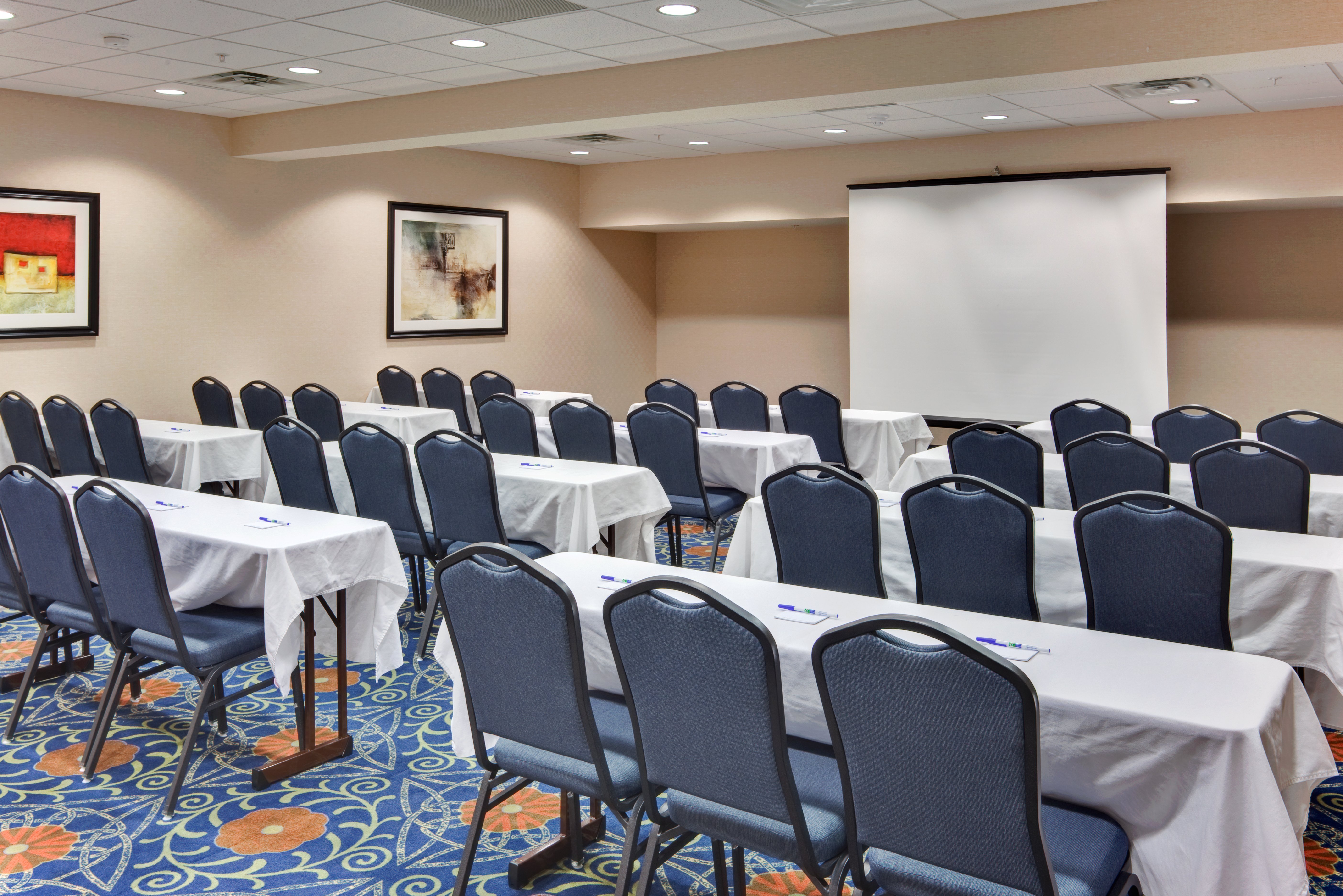 Holiday Inn Express Hotel & Suites Detroit-Novi 59/69
