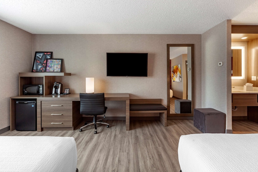 Best Western Plus West Edmonton 66/77