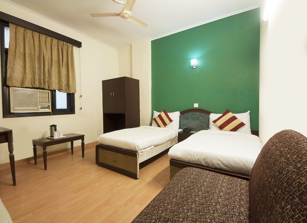 Delhi Darbar hotel 37/63