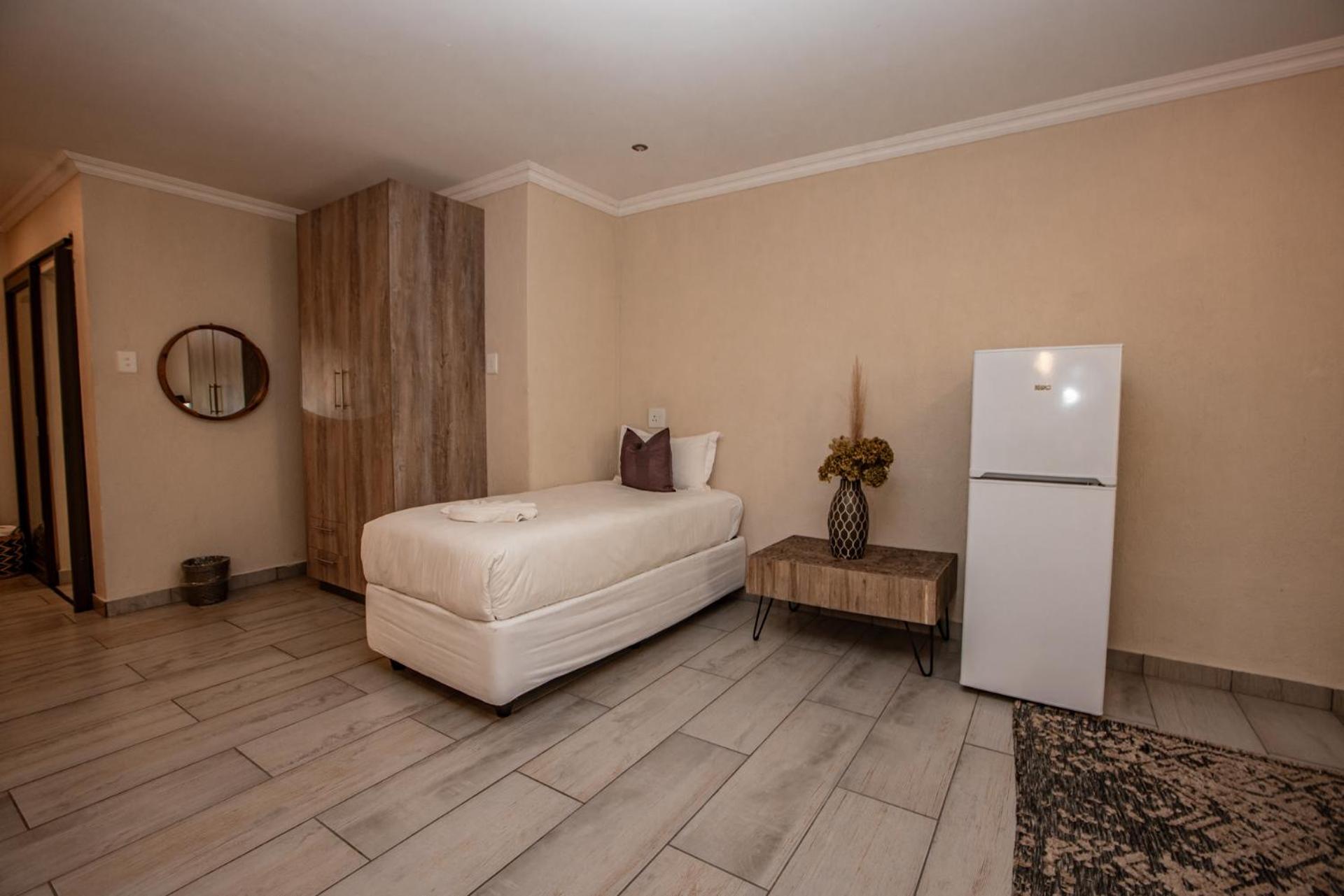 bushbaby valley lodge