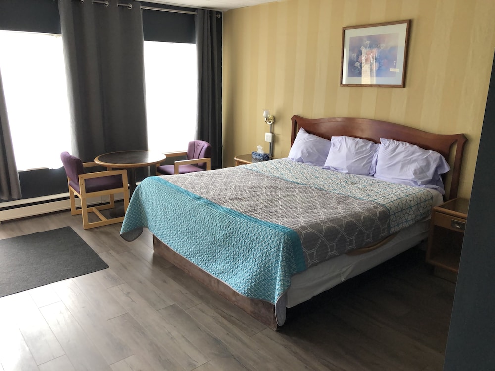 Advance Inn 12/50