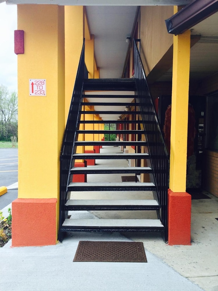 OYO Duffy's Motel 29/37