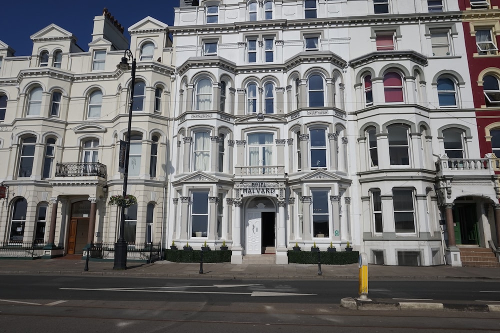 Halvard Hotel 3/50