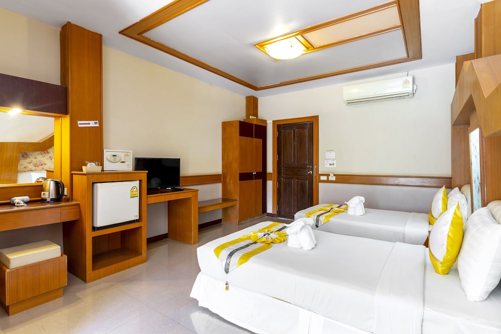 COCONUT BEACH RESORT 18/74
