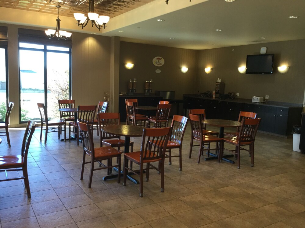 Super 8 by Wyndham Edson 20/25