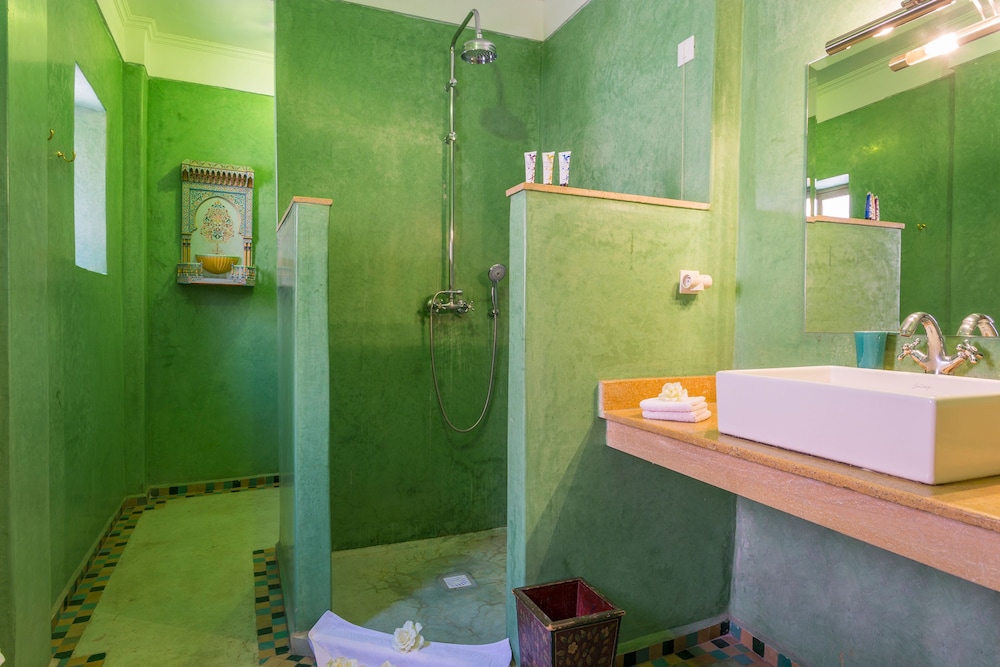 RIAD AZOULAY 14/76