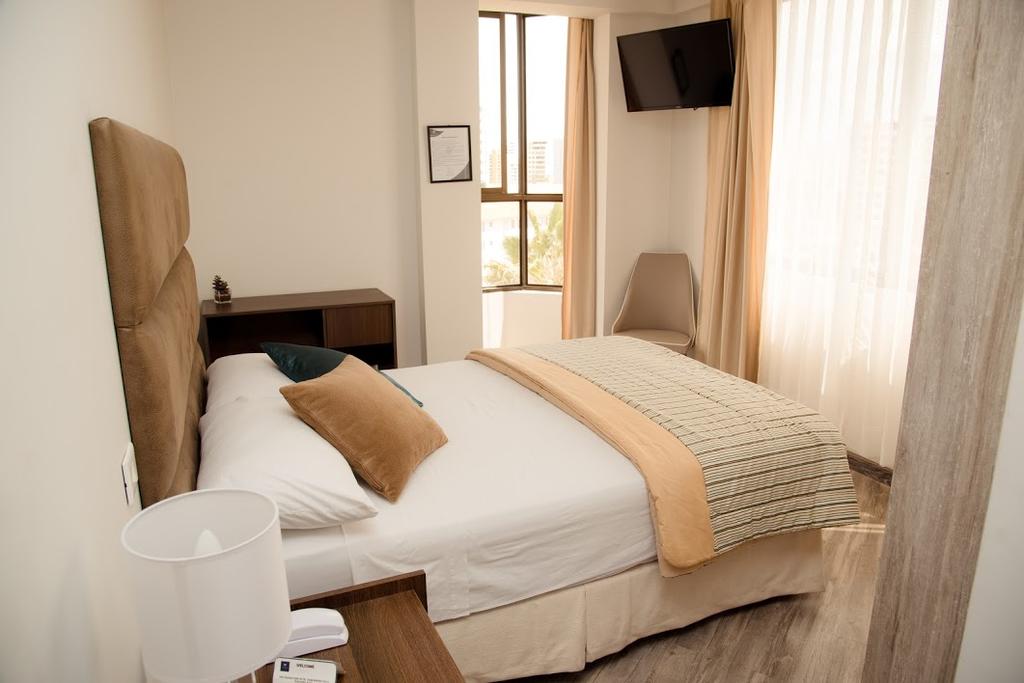 Hotel Viaggiatore 10/25