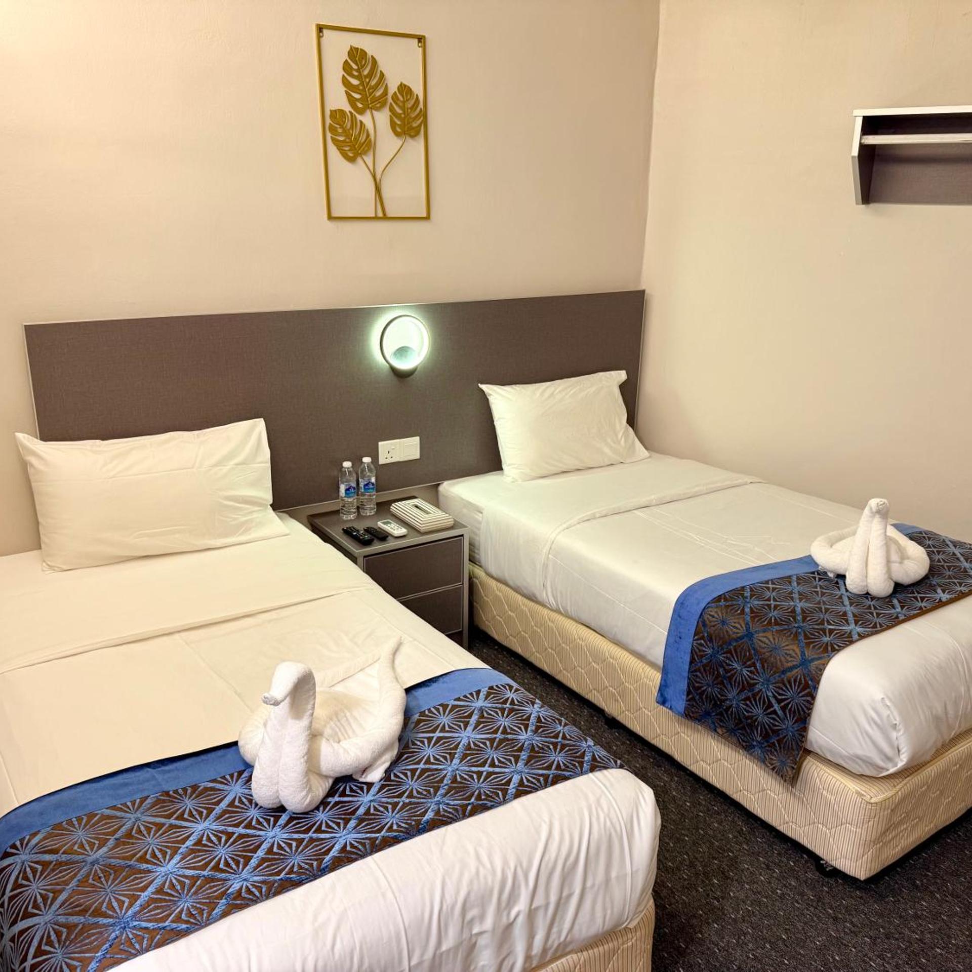 OYO 44043 First Garden Hotel 25/54