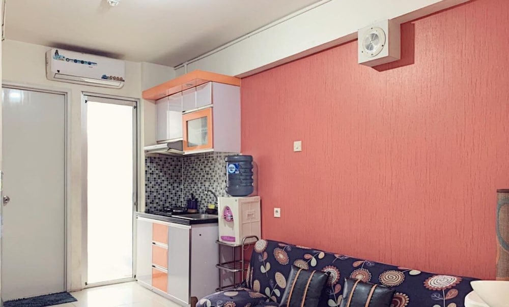 Travelibu @ Bassura City Apartment by ZUZU 4/19