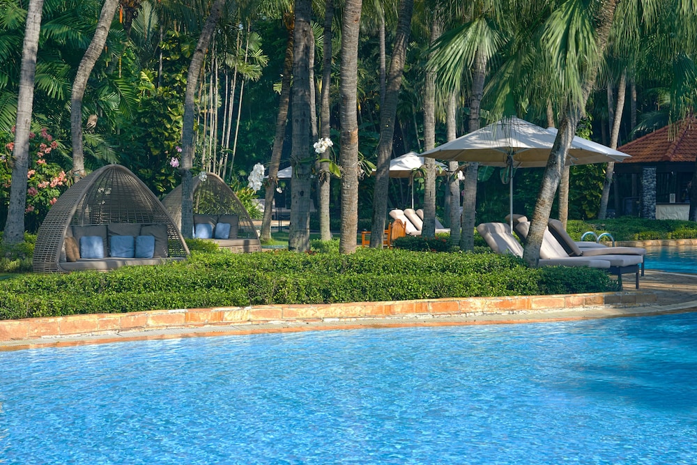 Shangri La Hotel Surabaya Kt 62/65