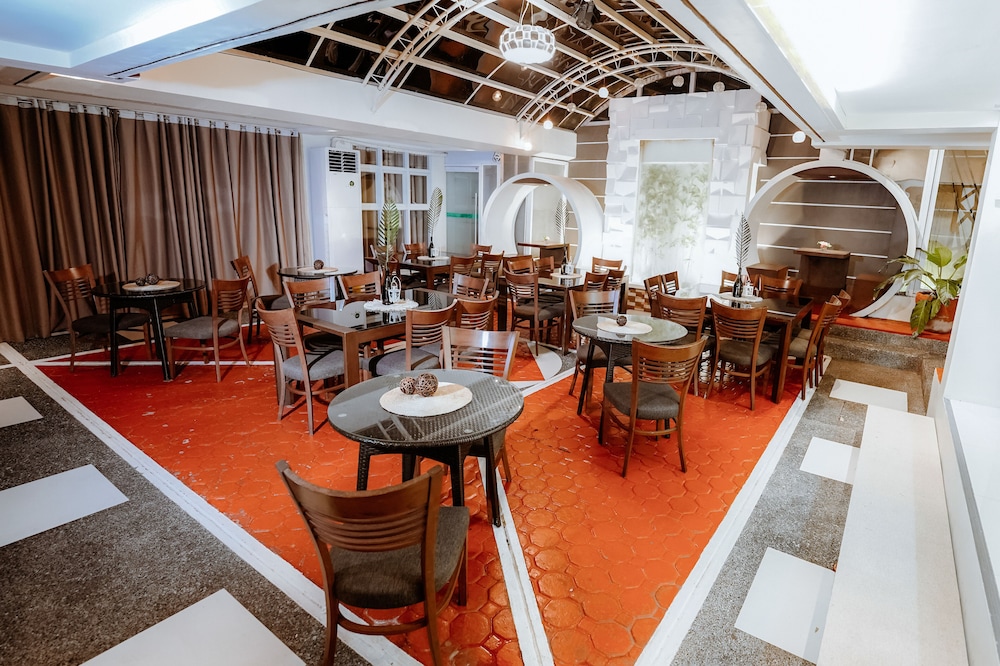 Emerald Boutique Hotel 47/55