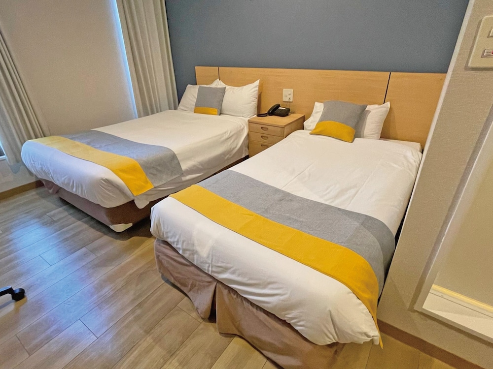 ROOM, 1 DOUBLE AND 1 SINGLE BED