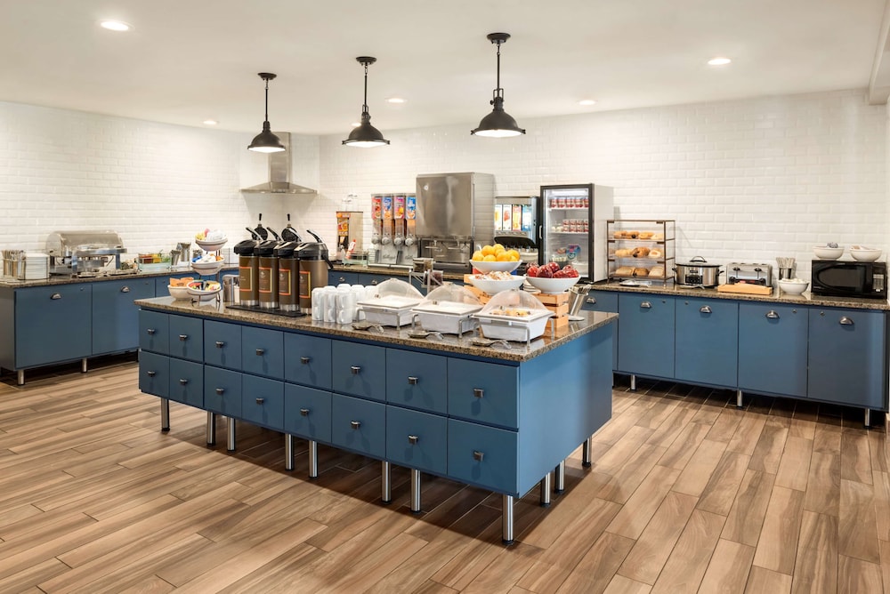 Country Inn and Suites By Radisson Baxter MN 16/22