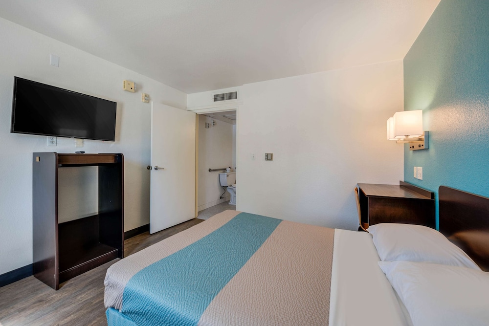 Motel6 Winnemucca, NV 28/60